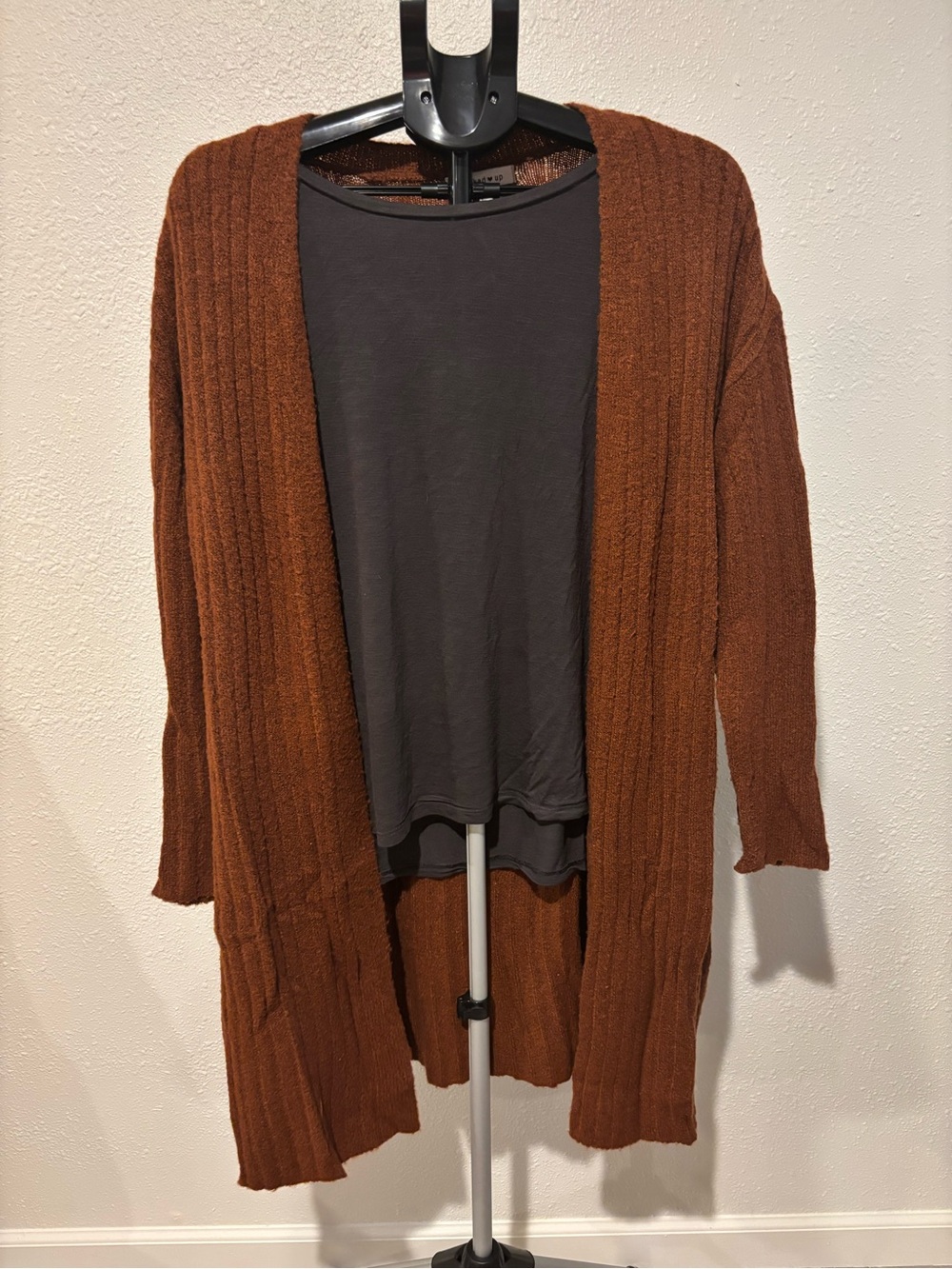 Hooked Up by IOT Rust Ribbed Open-Front Longline Cardigan